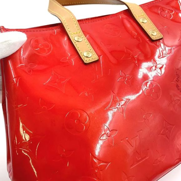 Louis Vuitton Reed PM Monogram Vernis Monogram Vernis Enamel Leather Red Shoulder Bags